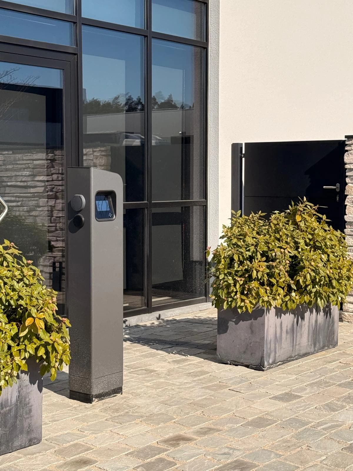 Recharge professionnelle intelligente avec Smart-E-Grid
